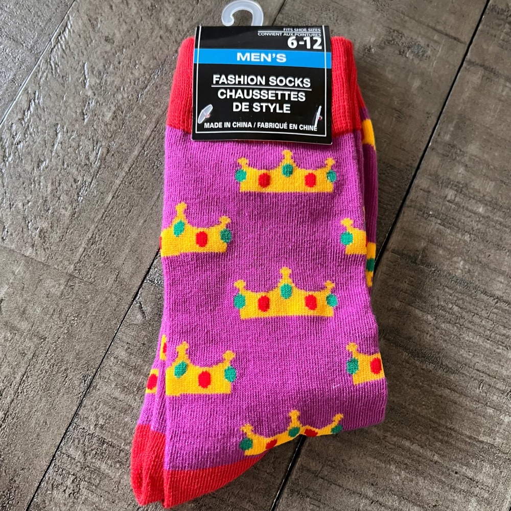 Fashion Socks Crown Pattern Men Size 6-12 Purple Red Novelty Crew Socks